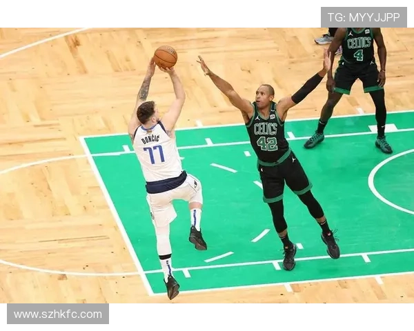 科尔赞霍福德灵活搭配能力助力追梦提升球队表现 科尔赞霍福德灵活搭配能力助力追梦提升球队表现